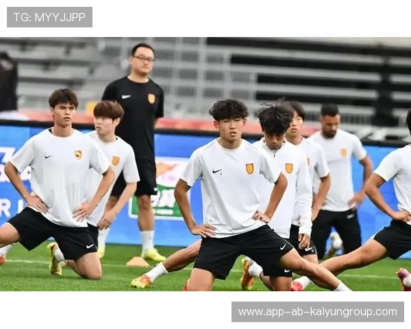 重庆铜梁龙迪马塔外脚背传中，后点包抄差点撞进